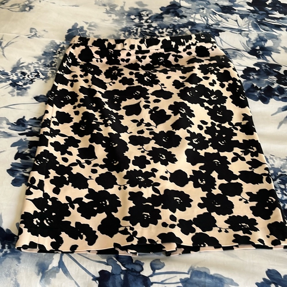 Loft black and cream pencil skirt